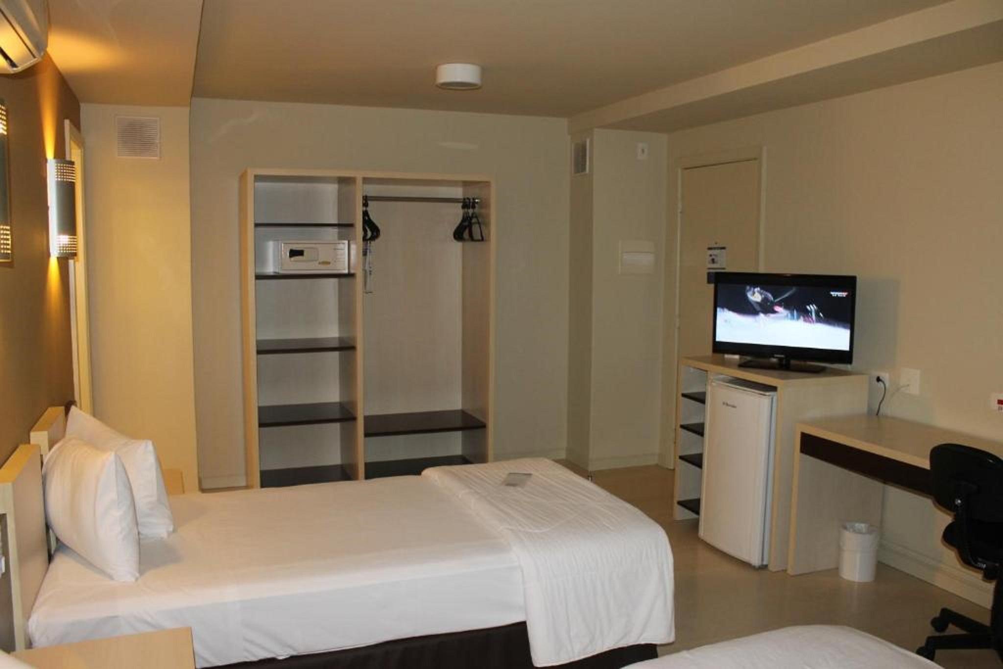 Master Curitiba Hotel - 1,6 Km Do Estadio Couto Pereira - Show Exterior photo