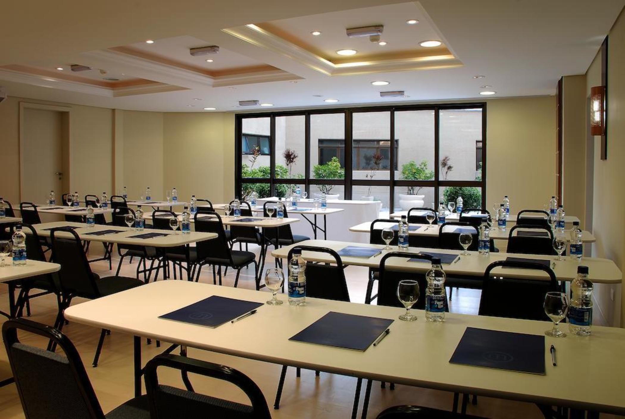 Master Curitiba Hotel - 1,6 Km Do Estadio Couto Pereira - Show Exterior photo