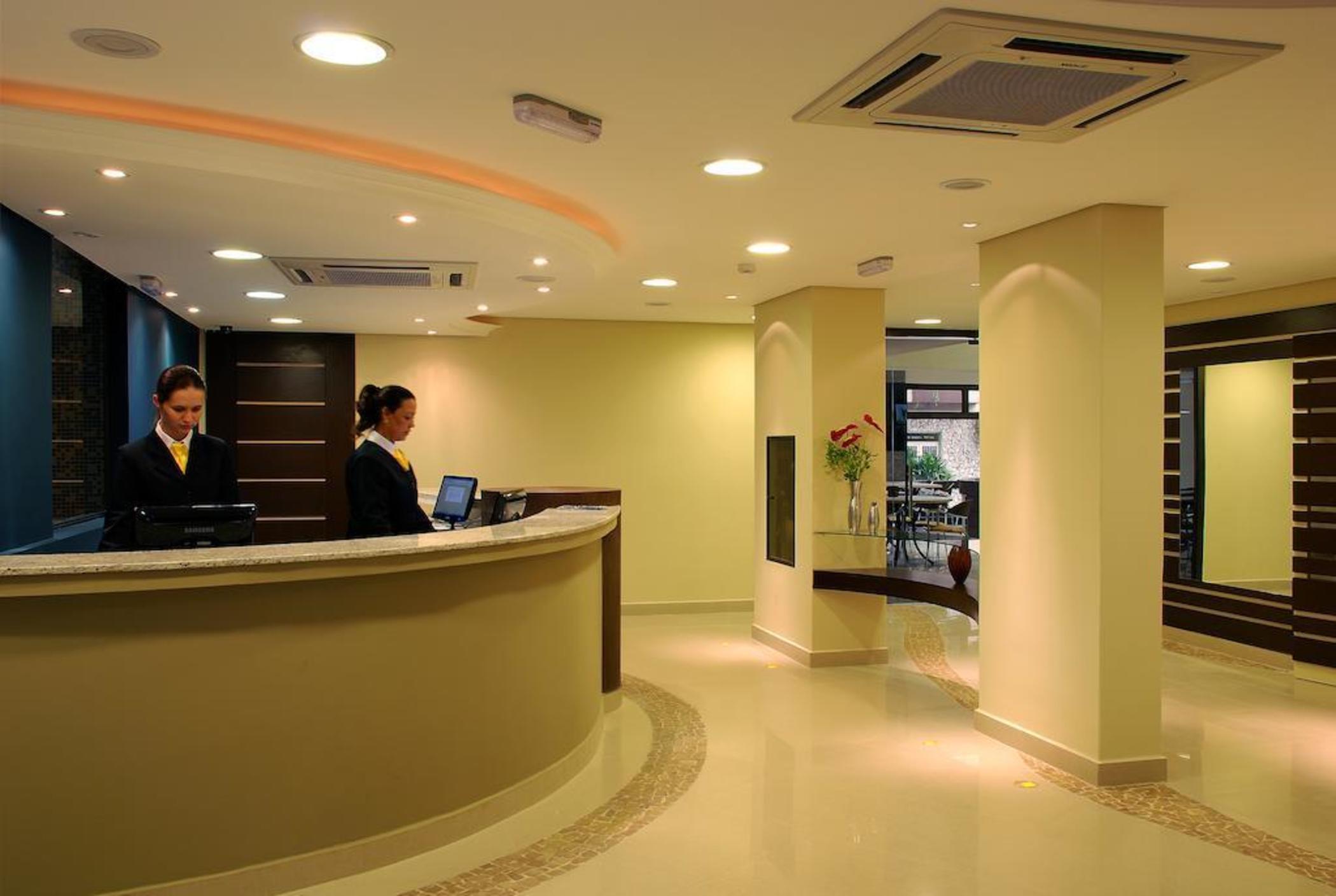 Master Curitiba Hotel - 1,6 Km Do Estadio Couto Pereira - Show Exterior photo