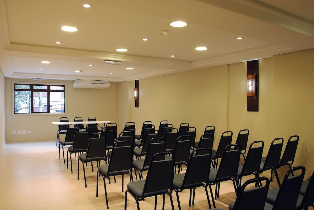 Master Curitiba Hotel - 1,6 Km Do Estadio Couto Pereira - Show Exterior photo