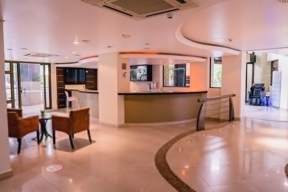 Master Curitiba Hotel - 1,6 Km Do Estadio Couto Pereira - Show Exterior photo